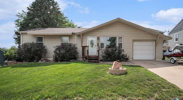 Photo of 1717 S Gary Dr, Sioux Falls, SD 57103
