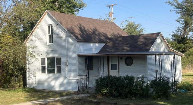 Photo of 200 E 4th St, Delmont, SD 57330