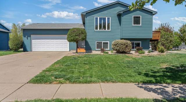 Photo of 802 Lois Ln, Harrisburg, SD 57032