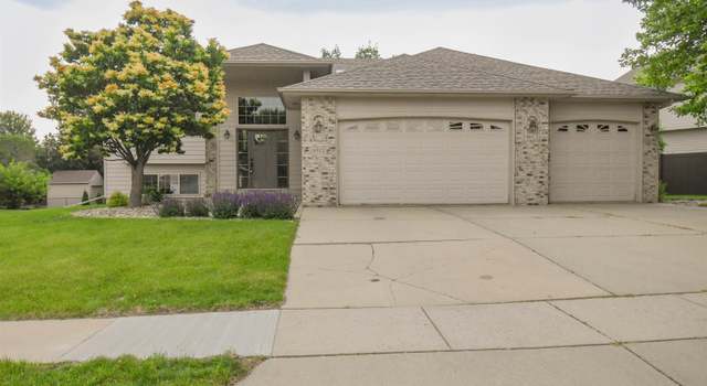 Photo of 6312 S Heatherridge Ave, Sioux Falls, SD 57108