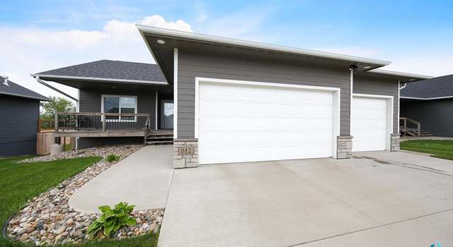 Photo of 812 Trojan Ave, Hartford, SD 57033