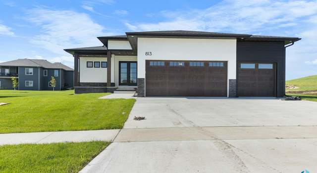Photo of 813 N Sylvan Dr, Sioux Falls, SD 57110