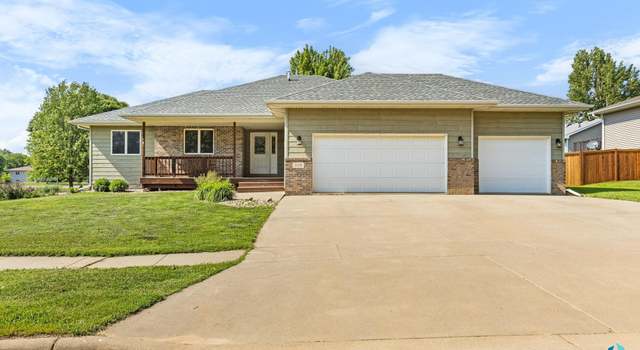 Photo of 908 W 4th Ave, Lennox, SD 57039