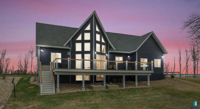 Photo of 152 NW Lake Dr, Lake Norden, SD 57248