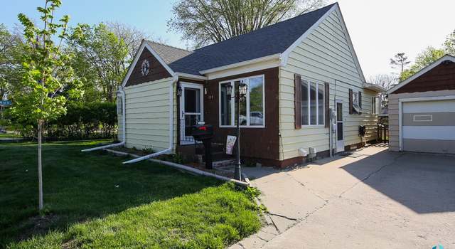 Photo of 122 N Olive Ave, Madison, SD 57042