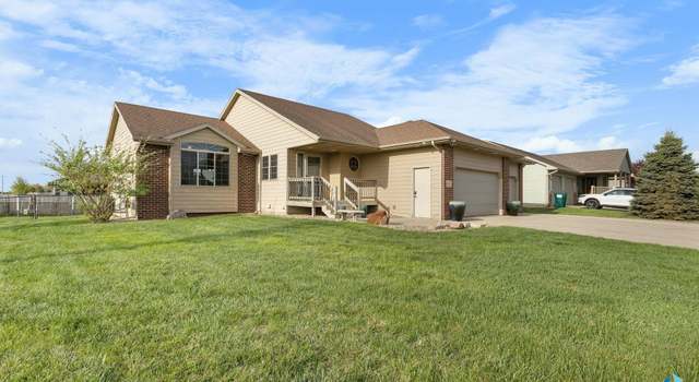 Photo of 1105 E Maple St, Harrisburg, SD 57032