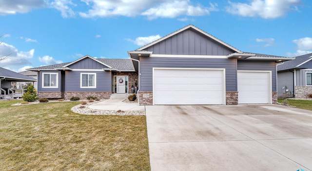 Photo of 2109 S Meadowview Ave, Sioux Falls, SD 57110