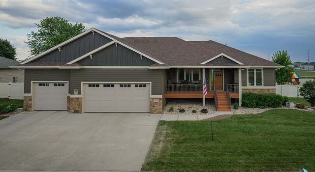 Photo of 303 W Maple St, Harrisburg, SD 57032