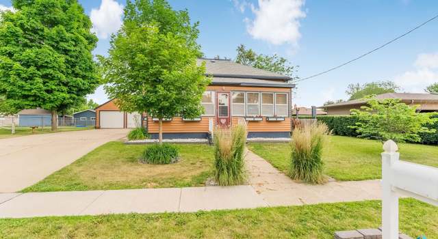 Photo of 412 W 5th St, Lennox, SD 57039