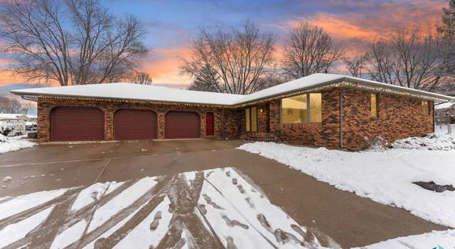 Photo of 328 S 3rd Ave, Brandon, SD 57005