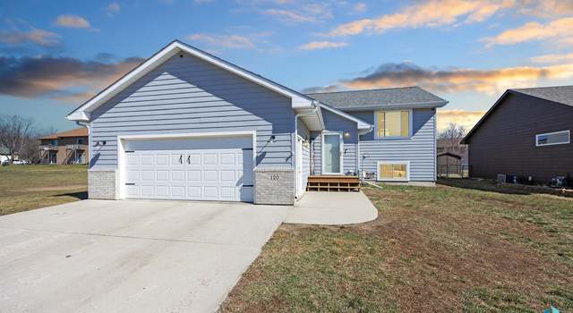 Photo of 120 Lynx St, Valley Springs, SD 57068