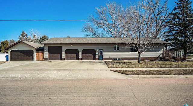Photo of 1020 NW 4th St, Madison, SD 57042
