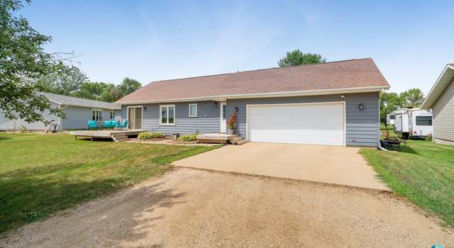 Photo of 1035 S Elm Ave, Parker, SD 57053
