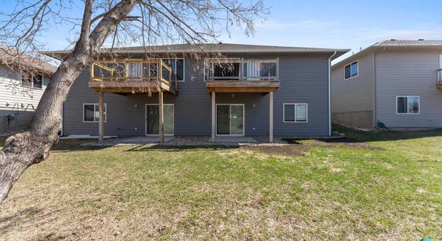 Photo of 1807 N Oberg Cir, Sioux Falls, SD 57103