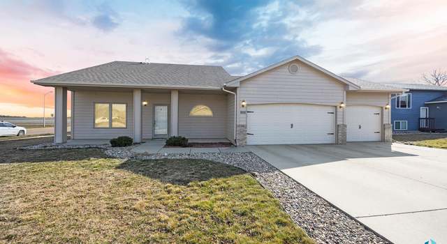 Photo of 900 Woodmont Ave, Harrisburg, SD 57032