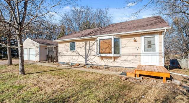 Photo of 2104 E St St N, Sioux Falls, SD 57104