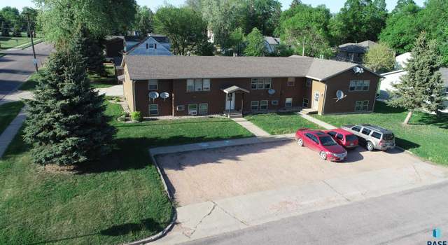 Photo of 702 9th St, Dell Rapids, SD 57022