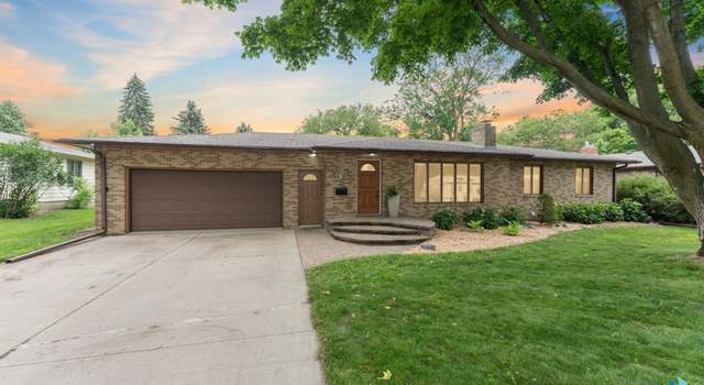 Photo of 931 Crestview Dr, Vermillion, SD 57069