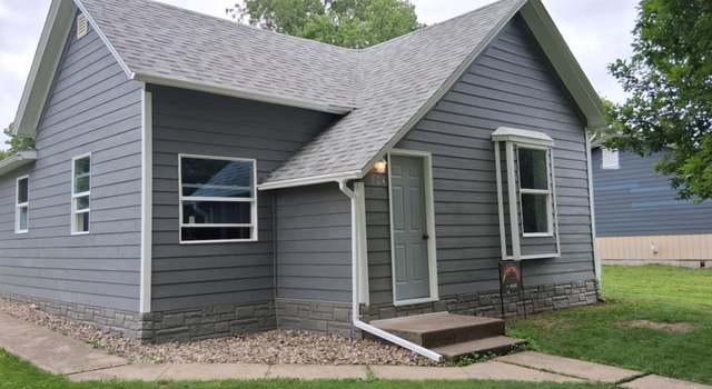 Photo of 504 Center Ave, Garretson, SD 57030