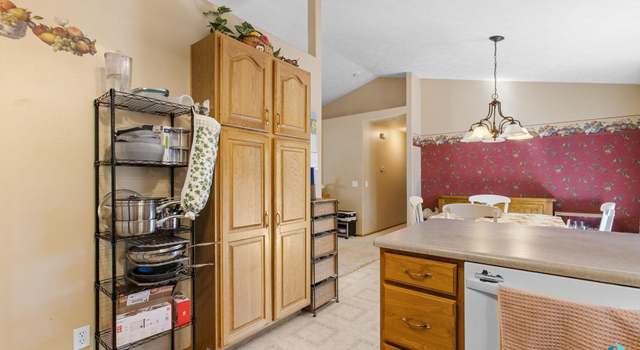 Photo of 800 N Sherwood Ave, Sioux Falls, SD 57103