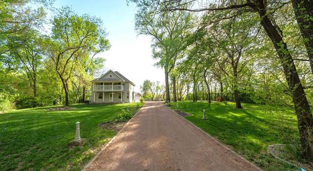 Photo of 109 Wildwood Dr, Mission Hill, SD 57046