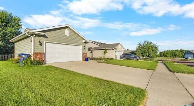 Photo of 5809 W Oakcrest Dr, Sioux Falls, SD 57107