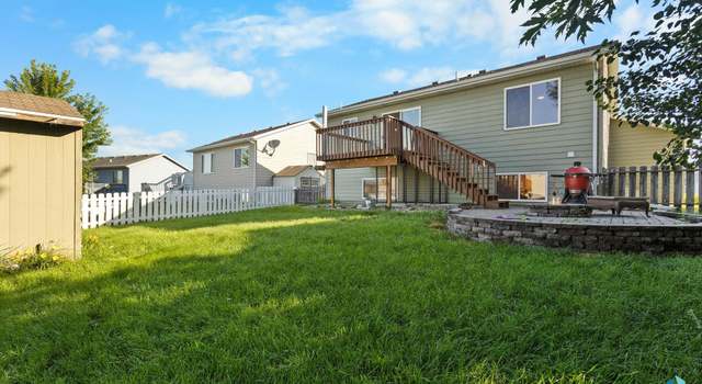 Photo of 5809 W Oakcrest Dr, Sioux Falls, SD 57107