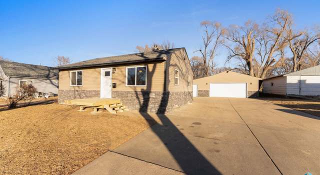 Photo of 1504 N Jessica Ave, Sioux Falls, SD 57103