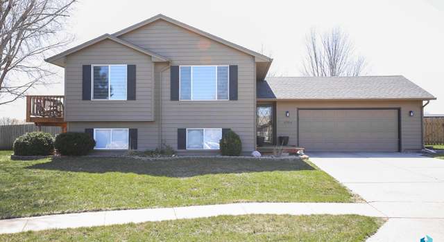Photo of 5704 S Alex Ct, Sioux Falls, SD 57106-2471
