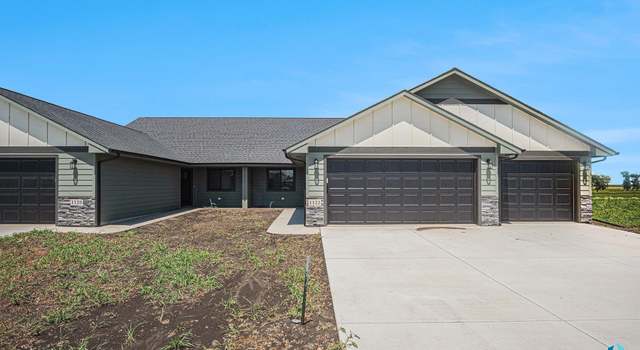 Photo of 1122 11th St NE, Madison, SD 57042