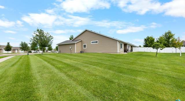 Photo of 1129 N Springfield Pl, Sioux Falls, SD 57107
