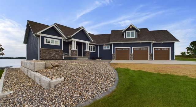 Photo of 19965 Paradise Cir, Lake Hendricks, SD 56136