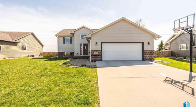 Photo of 7652 Rose Crest Trl, Sioux Falls, SD 57108