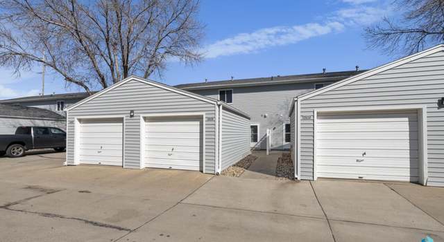 Photo of 1010 S Bridgeport Pl, Sioux Falls, SD 57106