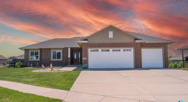 Photo of 1805 W Parkwood Cir, Sioux Falls, SD 57108