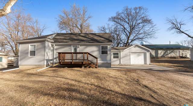 Photo of 504 Southside Ave, Valley Springs, SD 57068