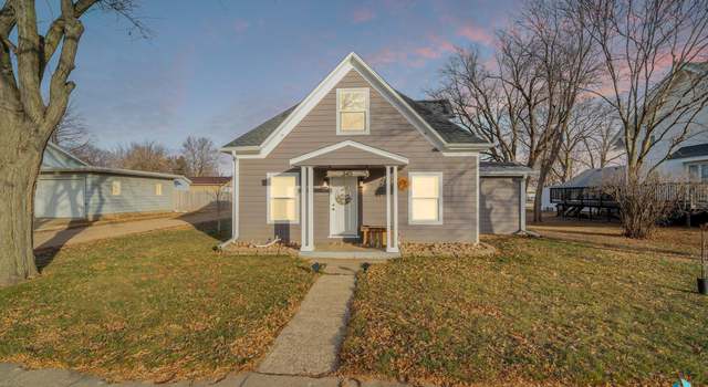 Photo of 345 W 3rd St, Parker, SD 57053