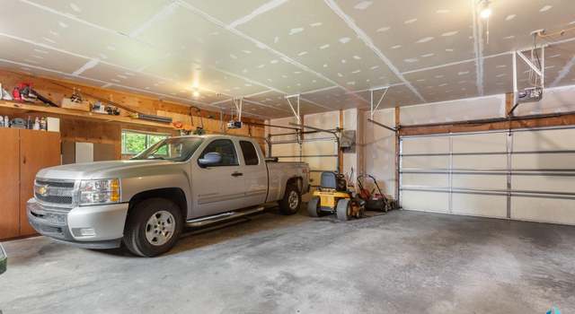Photo of 1800 N Ranch Oak Pl, Sioux Falls, SD 57110