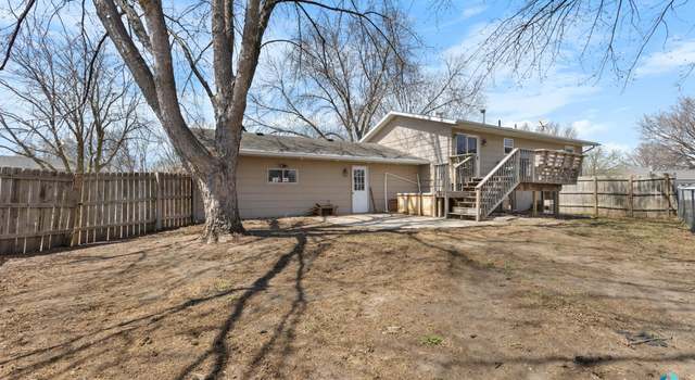 Photo of 200 Perry Ln, Harrisburg, SD 57032