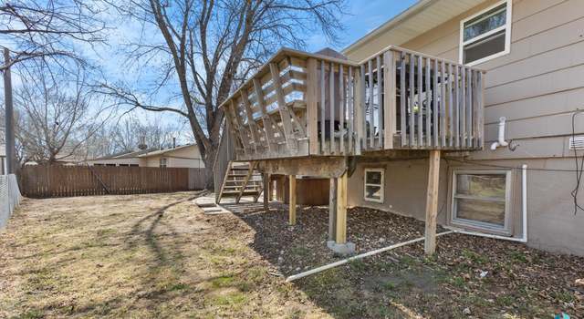 Photo of 200 Perry Ln, Harrisburg, SD 57032