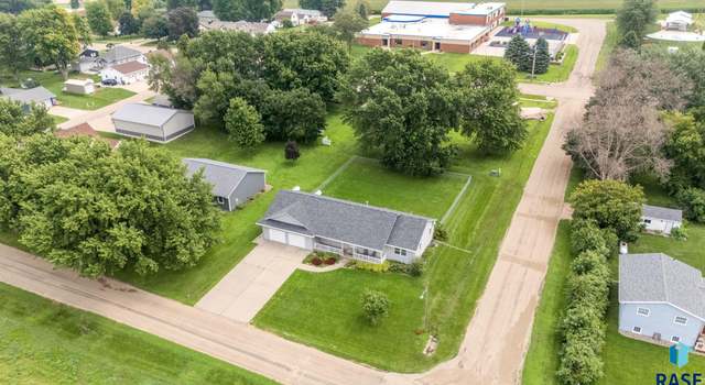 Photo of 410 S 3rd St, Beaver Creek, MN 56116