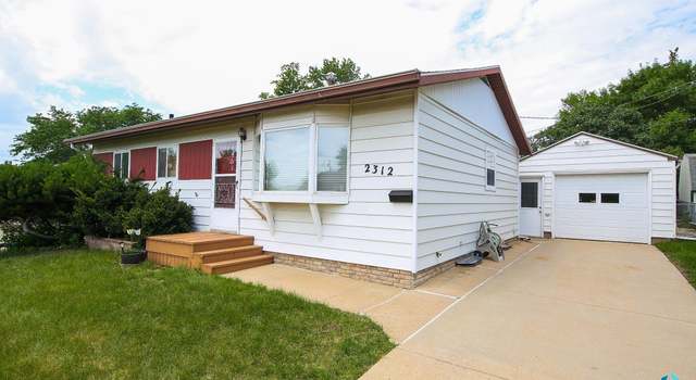 Photo of 2312 E 19th St, Sioux Falls, SD 57103