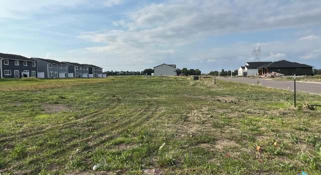 Photo of 511 Bunyan Dr, Harrisburg, SD 57032
