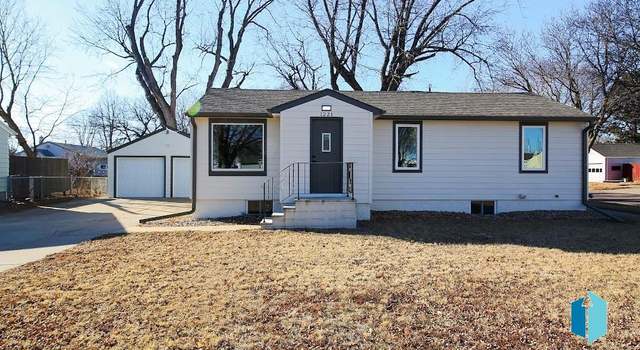 Photo of 1221 N Elmwood Ave, Sioux Falls, SD 57104