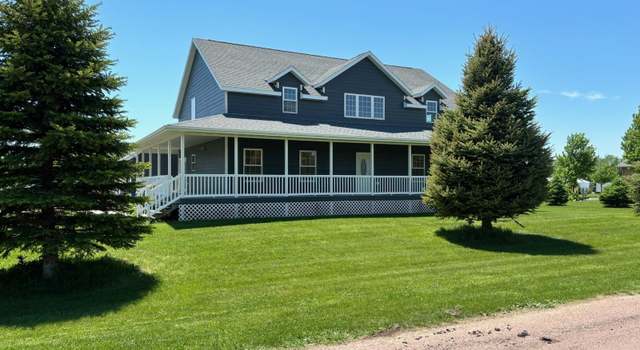 Photo of 302 E 7th St, Hills, MN 56138