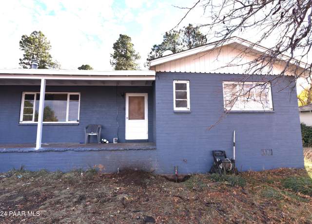 Property at 911 W Oak St, Williams, AZ 86046, 3 beds, 2 baths