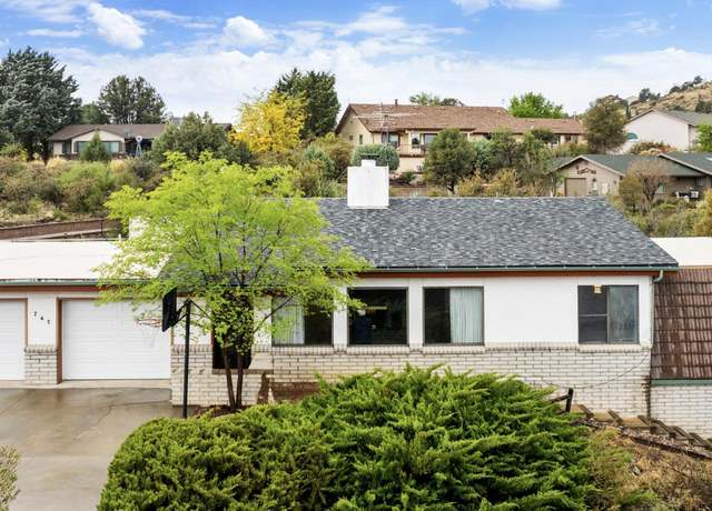 Property at 742 Meadowlark Ln, Prescott, AZ 86301, 3 beds, 2.5 baths