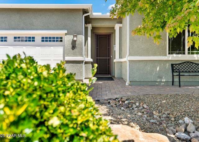Property at 921 N Soliz St, Dewey-humboldt, AZ 86327, 3 beds, 2 baths