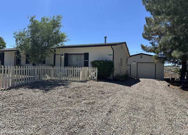 Property at 2532 Huron St, Dewey-humboldt, AZ 86329, 2 beds, 1.5 baths