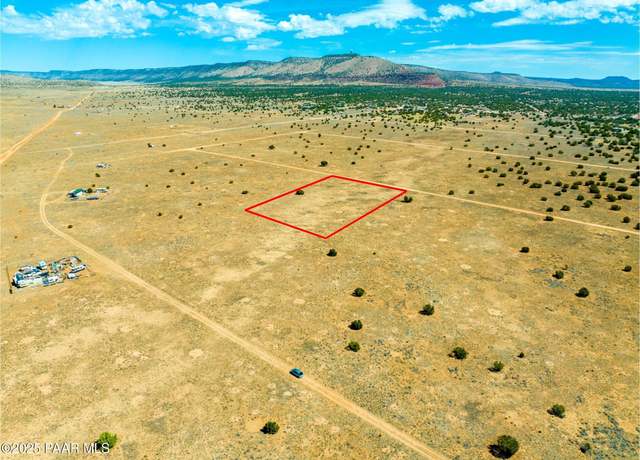 Property at 53316 N Saddlerock Dr, Seligman, AZ 86337